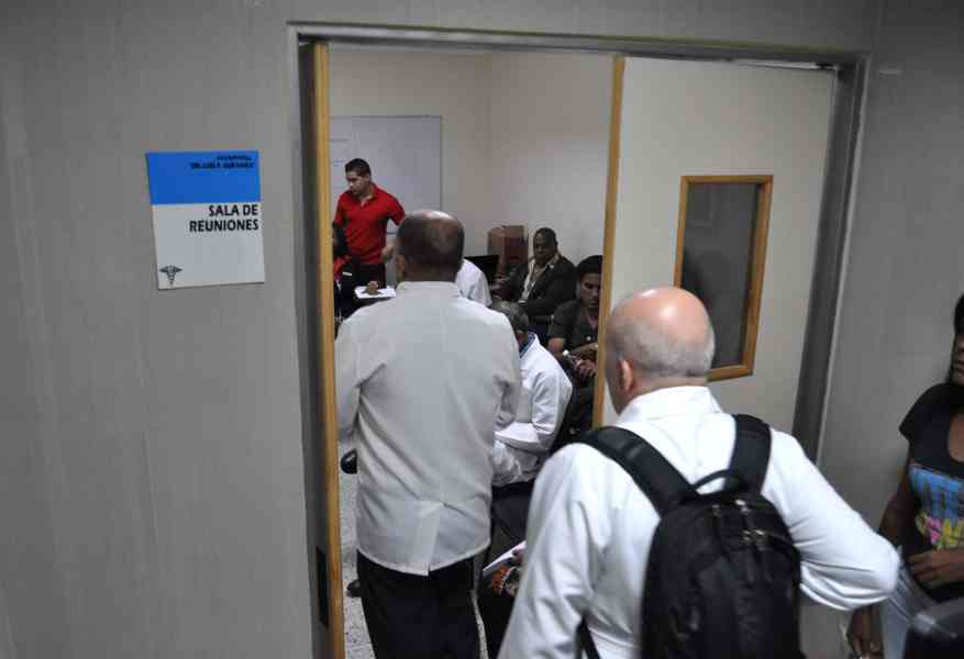 Prohíben visitas en emergencia del hospital El Tigre