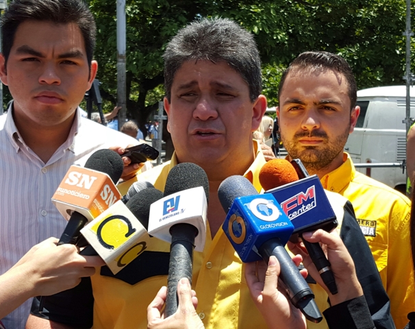 Diputado Correa: Debemos discutir la Ley para la Democratización de Medios para evitar la autocensura