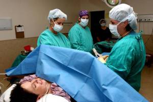 Reportan demasiadas cesáreas en hospitales de Florida