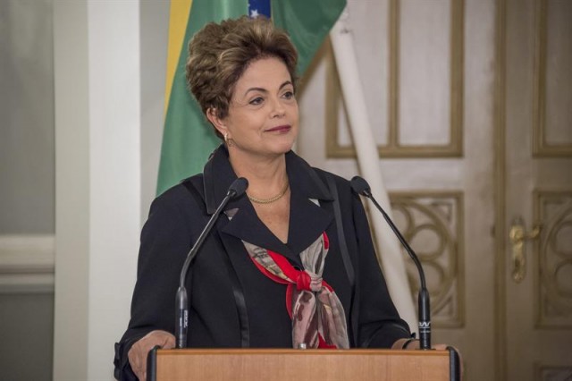 Oposición brasileña entrega un nuevo pedido de juicio político contra Rousseff