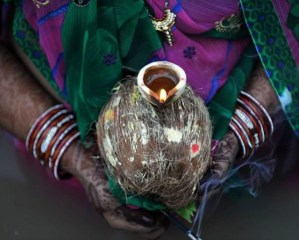 Matan a machetazos a cuatro miembros de una familia acusados de brujería en India