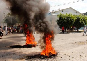 En Aragua vecinos protestaron frente a Mercal para exigir venta de alimentos