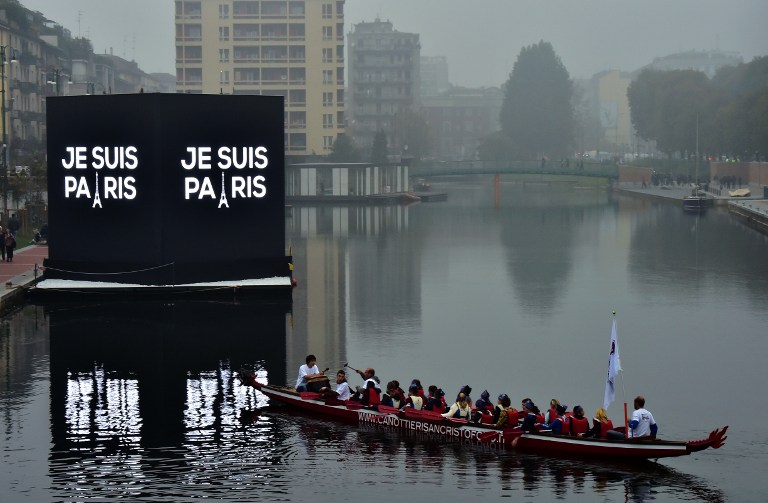 Más de 30 monumentos alrededor del mundo lucen la bandera de Francia en solidaridad (Fotos)