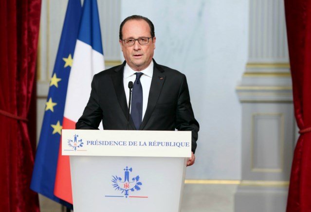 Hollande insta a Alemania a “ir más lejos” en la lucha contra el EI