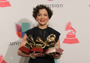 Natalia Lafourcade triunfó en los Grammy Latinos y Juan Luis Guerra dio la sorpresa