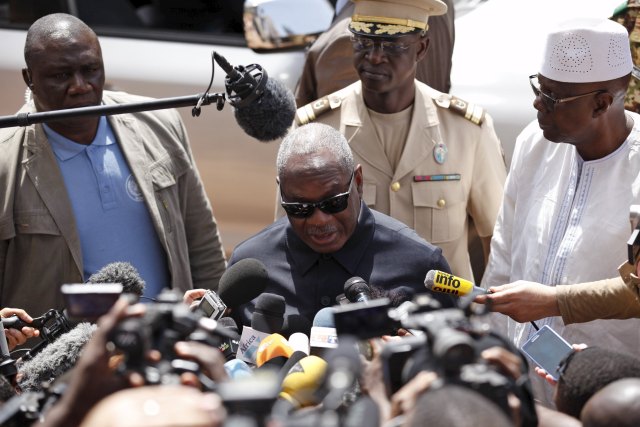 Mali's President Ibrahim Boubacar Keita speaks to journalists at the Radisson hotel in Bamako, Mali, November 21, 2015, following an attack by Islamist militants. REUTERS/Joe Penney