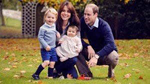 Detalles de la casi perfecta tarjeta de Navidad de los Duques de Cambridge y sus hijos (Fotos)
