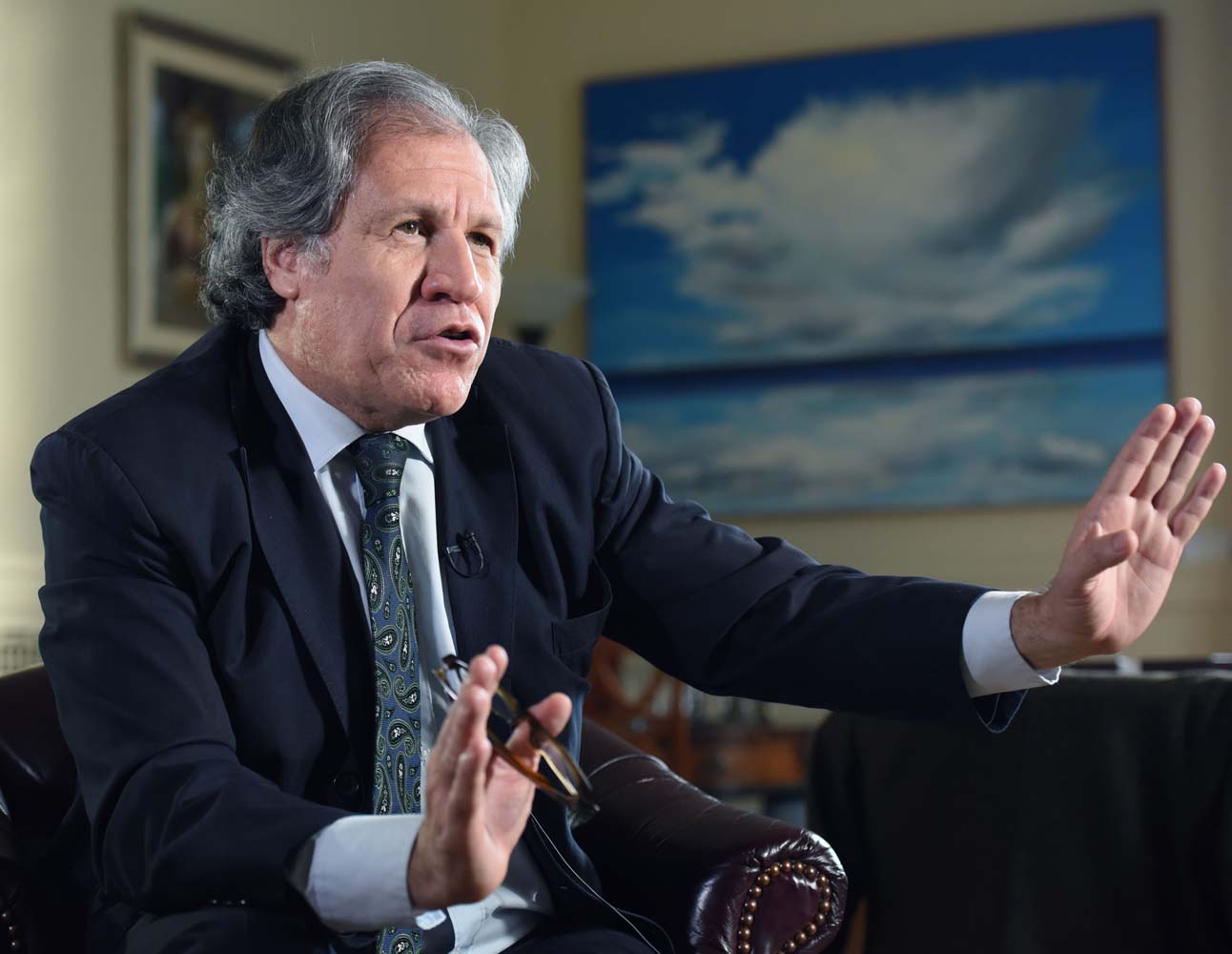 Almagro califica de paso trascendental el acuerdo de paz en Colombia