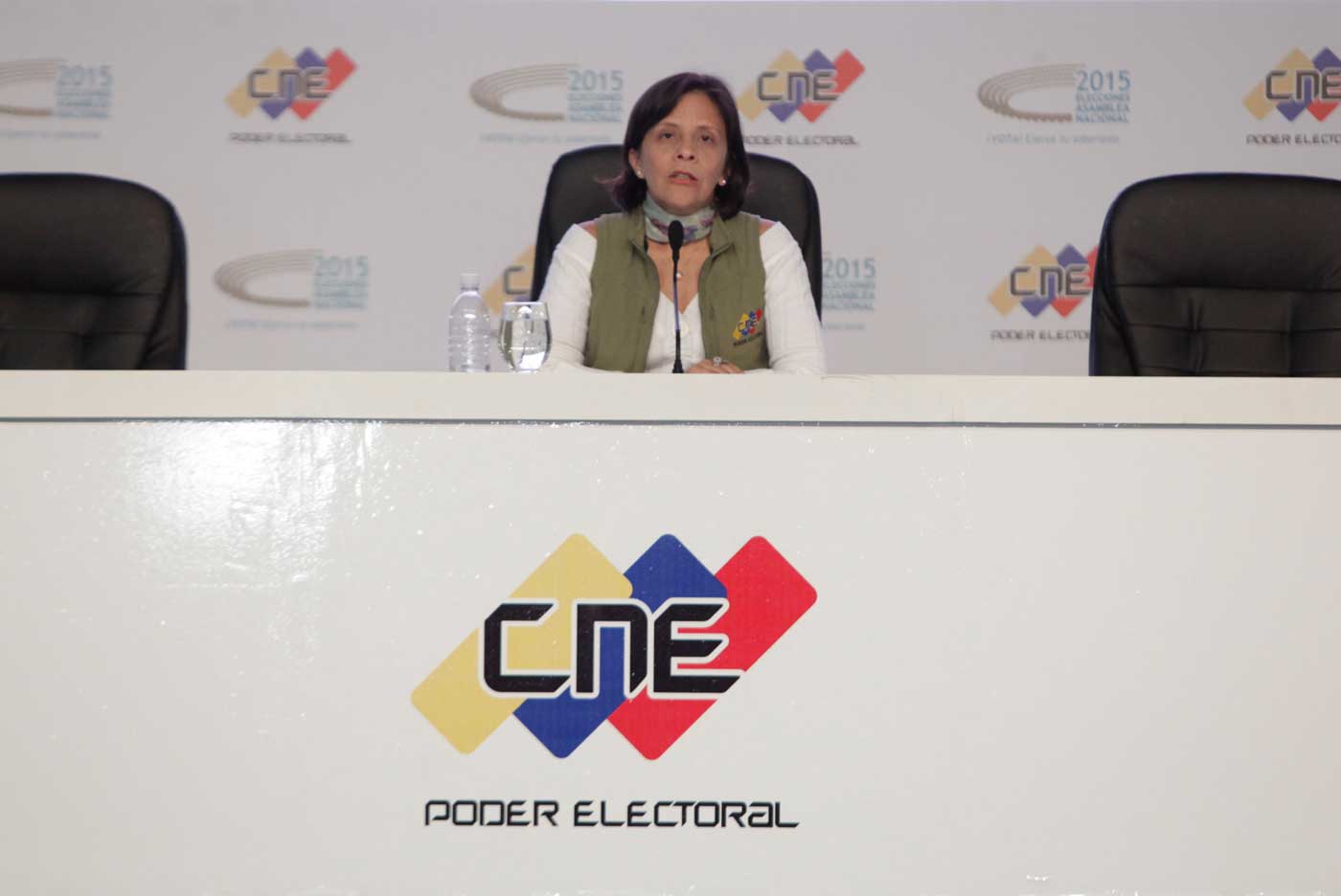 CNE extiende por una hora más el horario de votación “por presencia de electores en cola”