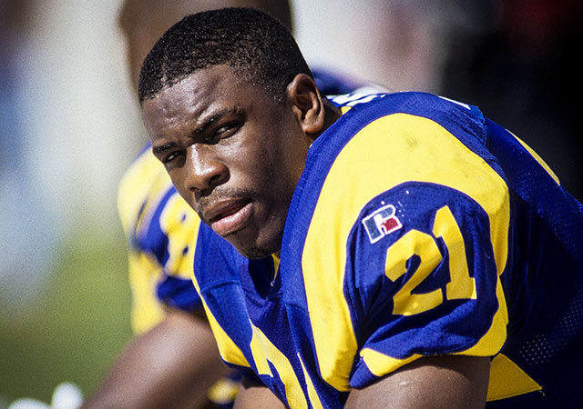 Este jugador de la NFL se suicida en prisión a sus 40 años de edad