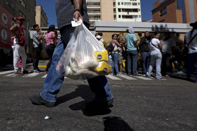  REUTERS/Carlos Garcia Rawlins     