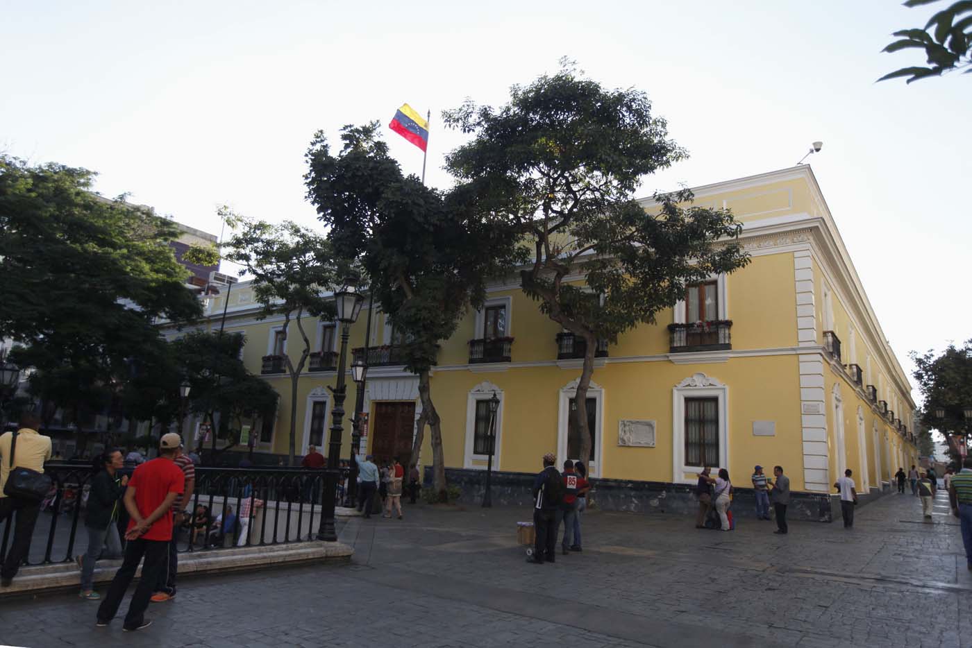 Gobierno bolivariano califica de “extravagante decisión” la expulsión de la embajadora venezolana en Ecuador (Comunicado)