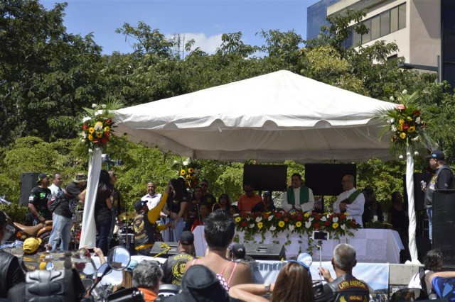 Así fue la tradicional misa de bendición de motos en Las Mercedes (Fotos)