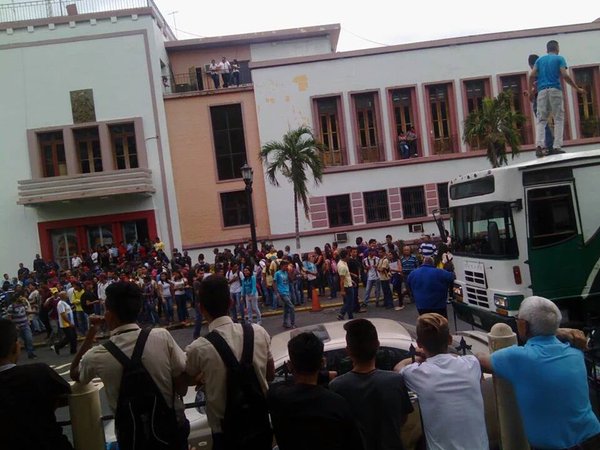 Estudiantes de la Unellez protestaron en Guanare por mal estado de la universidad