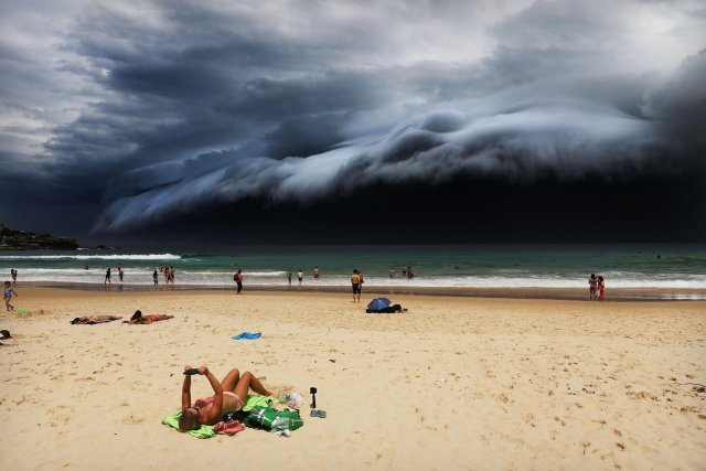 Primer premio de la categoría "Naturaleza", Rohan Kelly. Tormenta frente a la playa Bondi de Sidney 