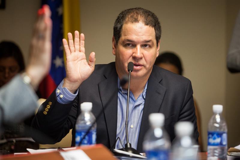 Senado brasileño pedirá a Rousseff  activar Carta Democrática de la OEA para Venezuela