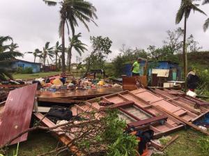 El ciclón Winston deja muerte, evacuados y destrucción en su paso por Fiyi