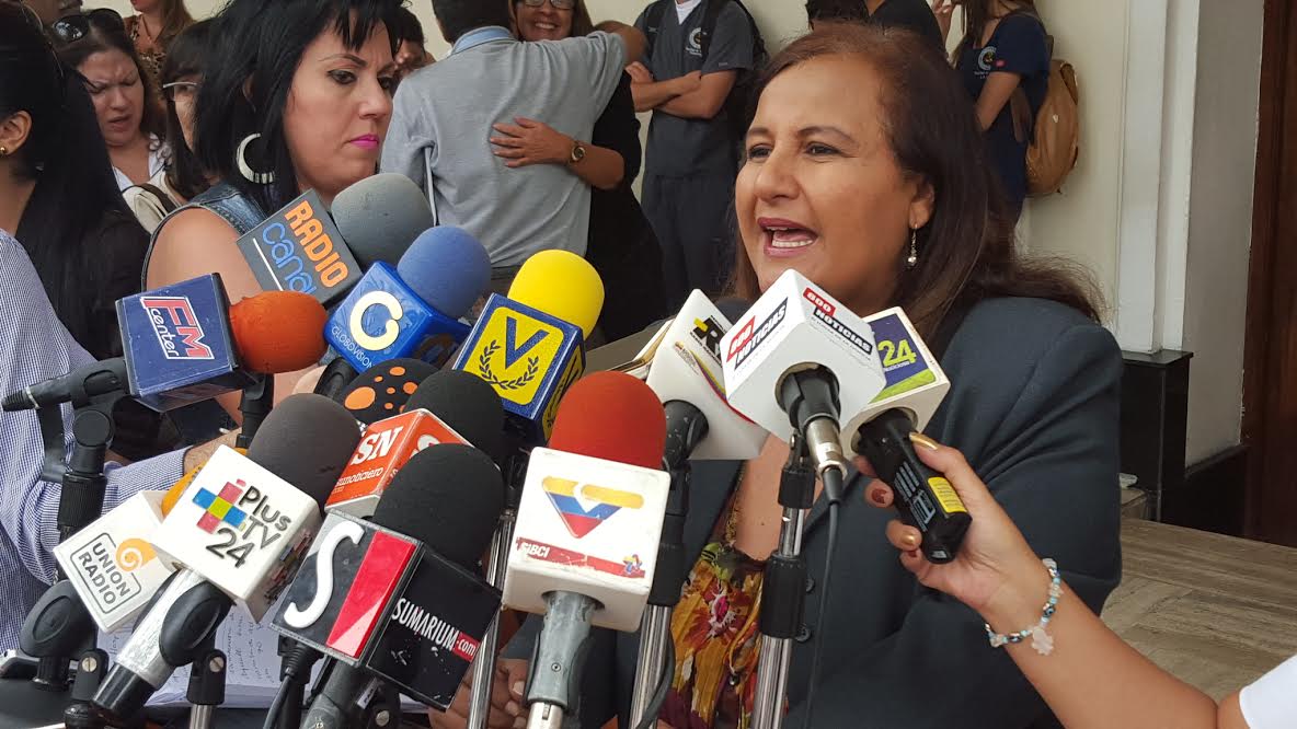 Dinorah Figuera: Nicolás Maduro dona a otros países lo que le quita a Venezuela en salud