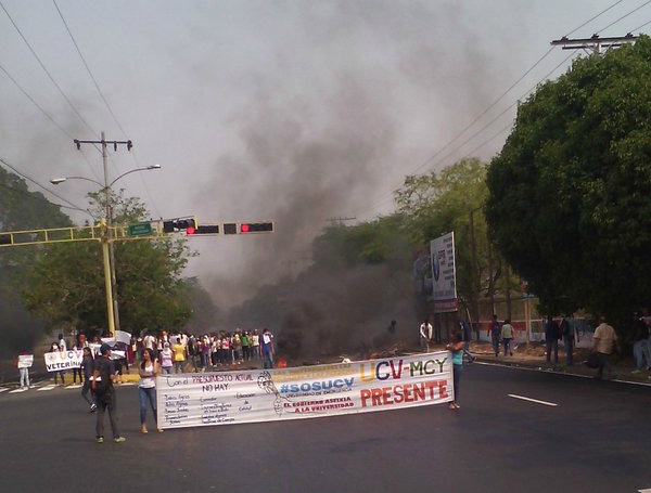 Estudiantes de la UCV-Maracay salieron a protestar