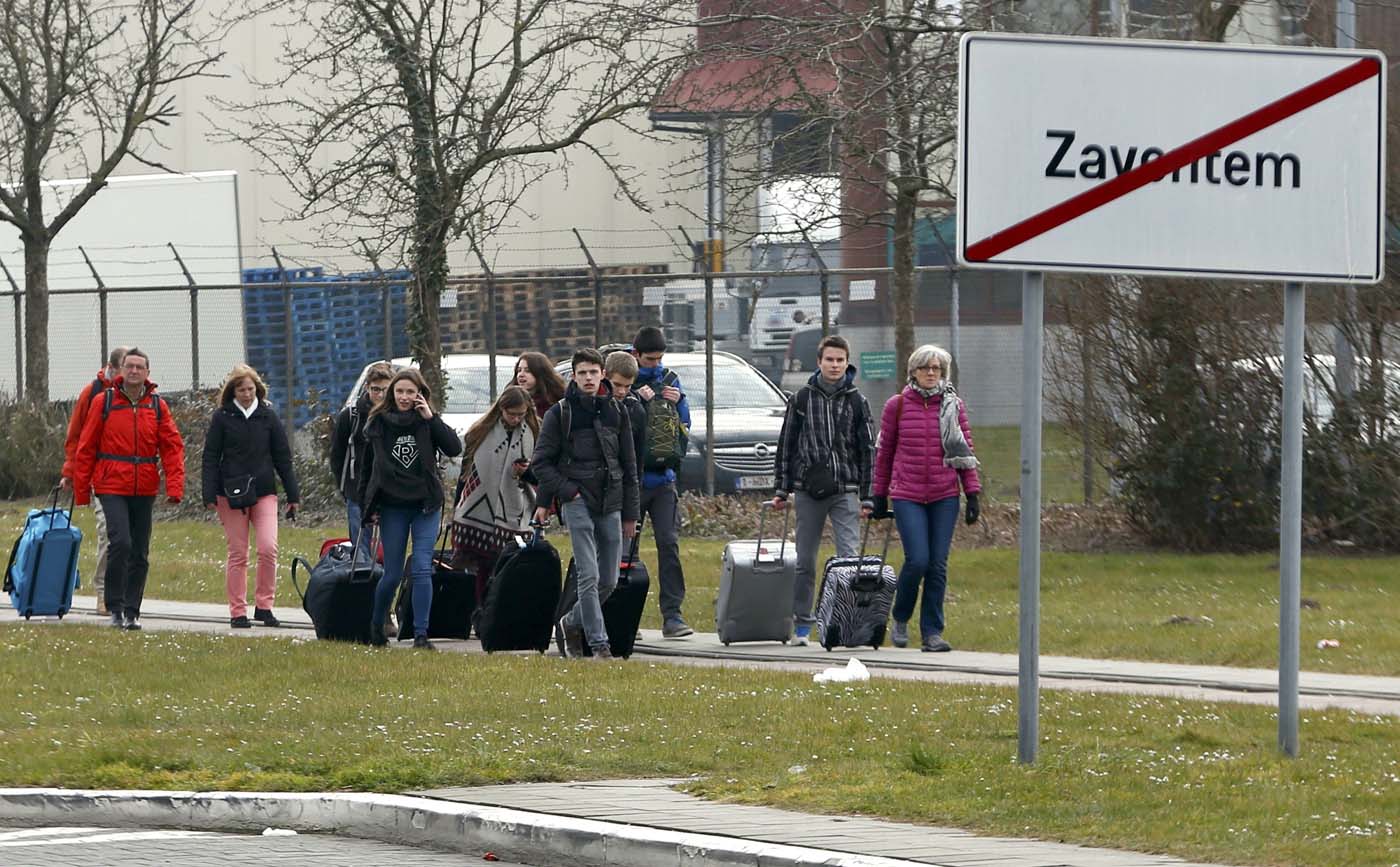 Disparos y un grito en árabe antes de las explosiones en el aeropuerto de Bruselas