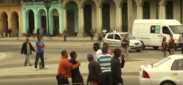 ¡Abajo los Castro!… gritaron en vivo por ESPN antes de que los arrestaran en tiempo récord (VIDEO)