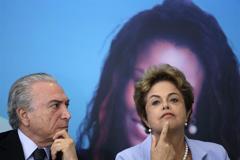 Rousseff afirma que la quieren derrocar para acabar con planes sociales