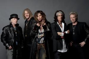 Un ventarrón tumbó el techo del escenario y ahora la banda Aerosmith no cantará en Bolivia