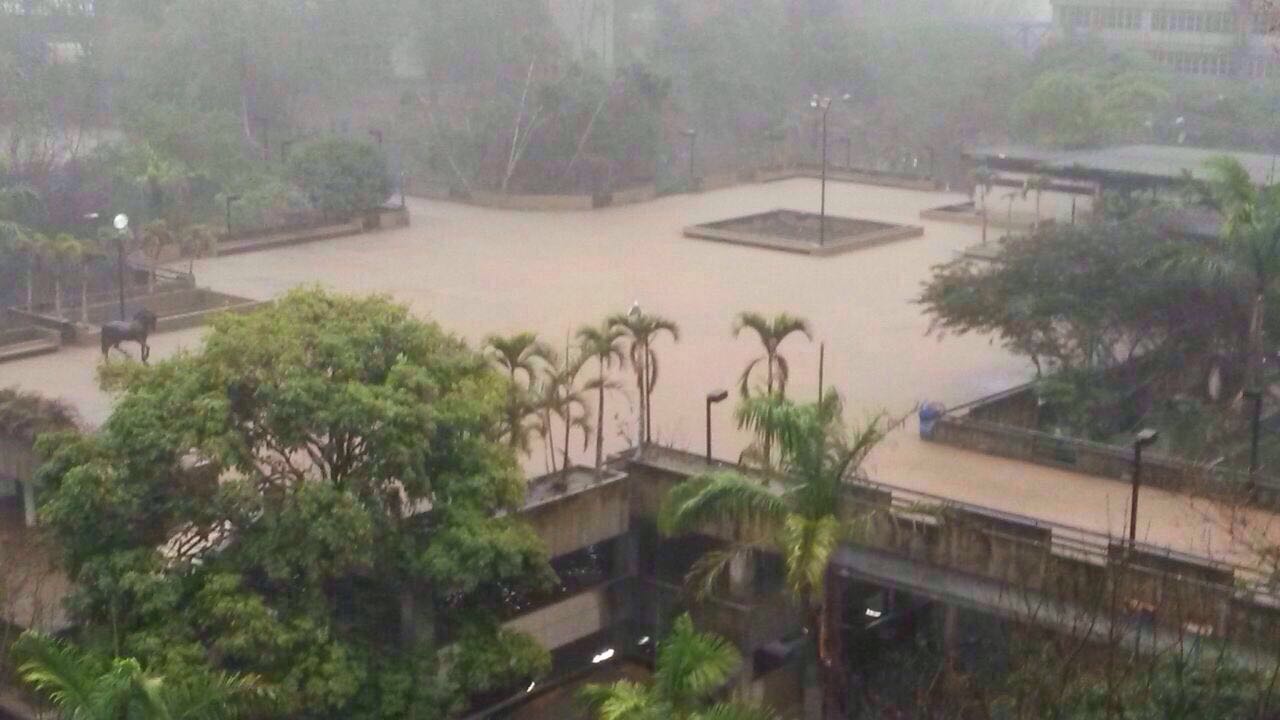 Universidad Santa María bajo el agua (Fotos)