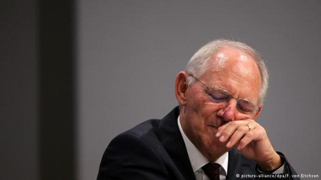 En su momento, asegura "Der Spiegel", el titular de Finanzas germano, Wolfgang Schäuble, y su viceministro no reaccionaron, rechazando recibir los datos.