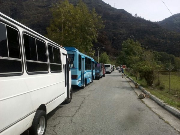 Estudiantes de la ULA protestan por continuas fallas mecánicas en las unidades de transporte