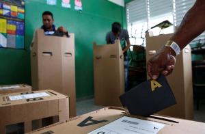 Sólo 20% de electores dominicanos ha votado tras media jornada de los comicios