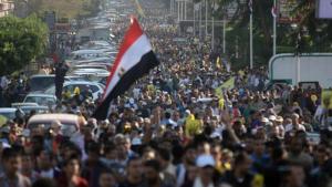 Cinco años de cárcel para 101 egipcios por violar la ley de protestas
