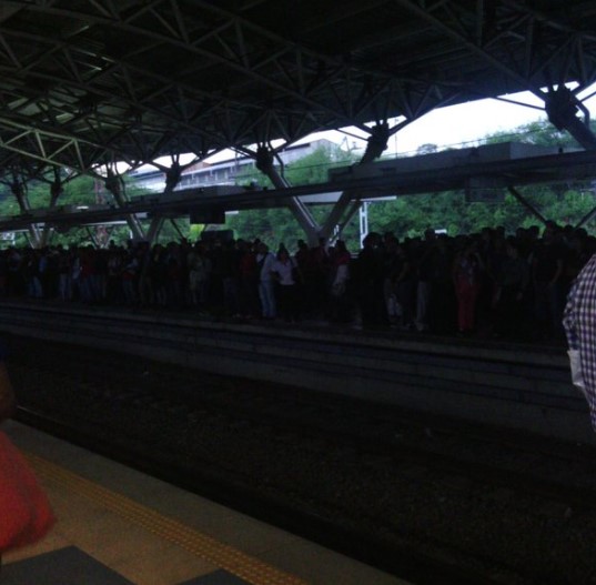 Ferrocarril de Valles del Tuy presenta fuerte retraso desde inicio de sus operaciones