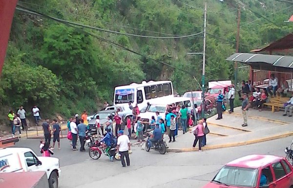 #18M: Protesta por escasez de alimentos en La Vega, Caracas