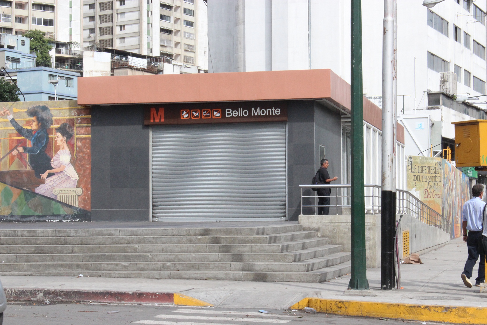 Algunos accesos a Caracas bloqueados y el metro cerrado este #19Abr