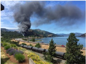 Un tren que transportaba petróleo se descarriló en EEUU