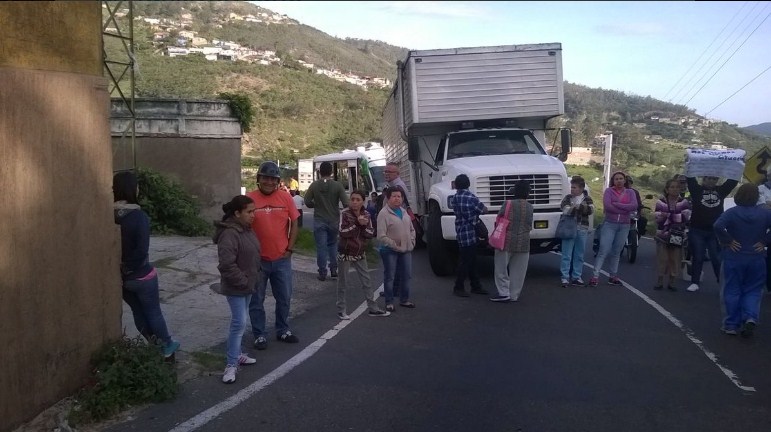 Cerrado el paso hacia San Antonio del Táchira, protestan por escasez de alimentos