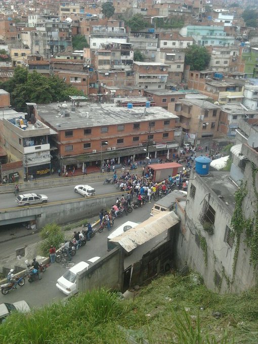 Saqueo-camion-petare