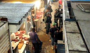 Comerciantes impidieron saqueo en mercado de Puerto La Cruz