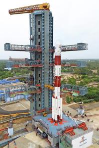 La India lanza con éxito al espacio 20 satélites en un solo cohete