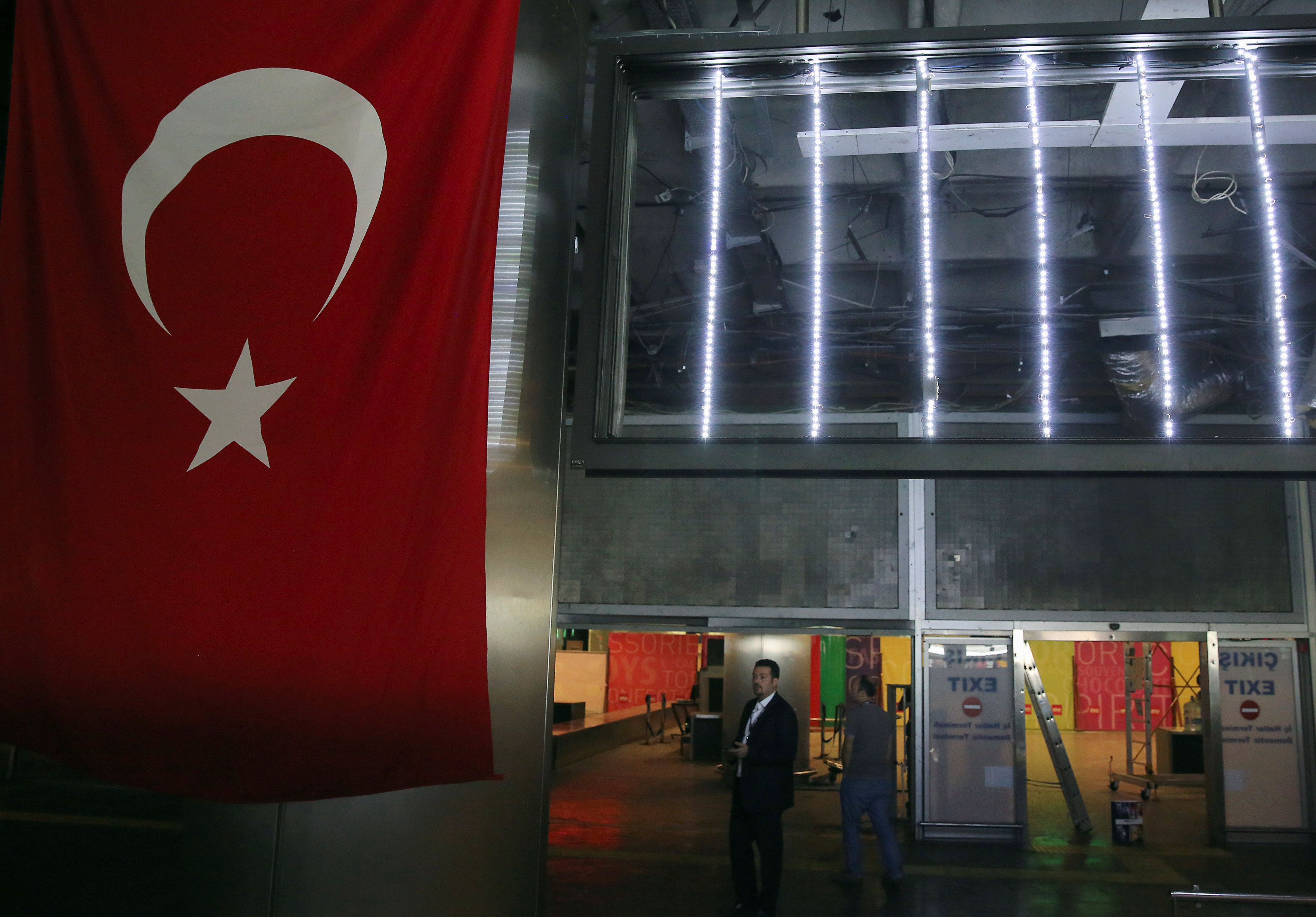 Estado Islámico, principal sospechoso tras ataques suicidas que dejaron 41 muertos en Estambul