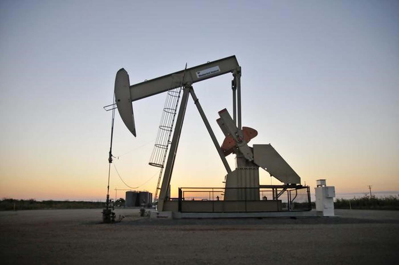 El petróleo cayó 3,6% en Nueva York ante la falta de equilibrio entre oferta y demanda