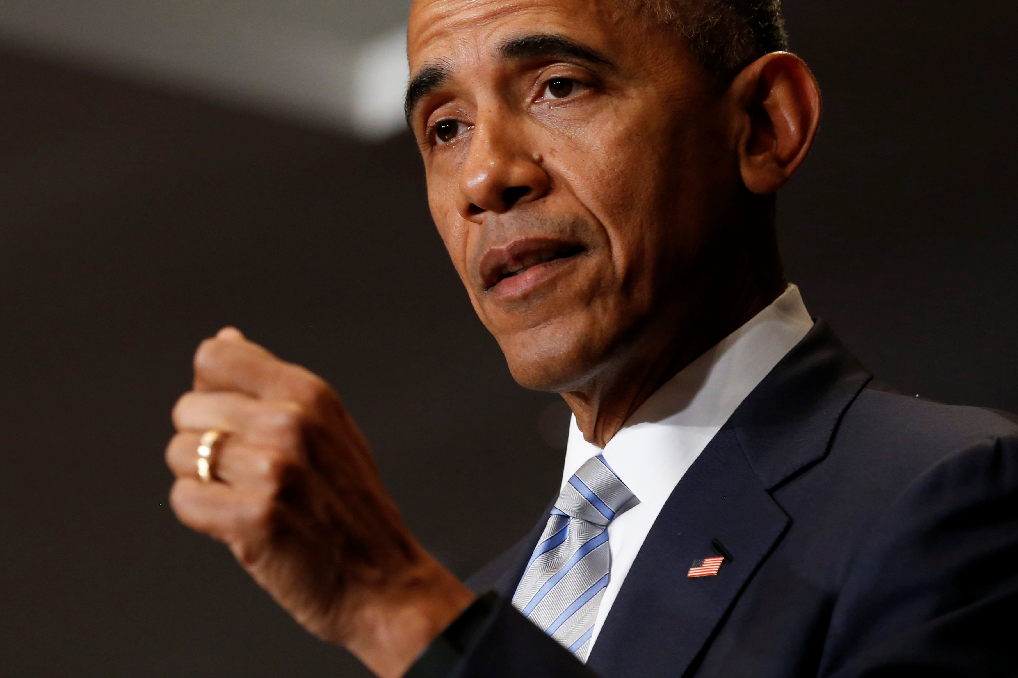 Obama preocupado por gestión de datos confidenciales en Departamento Estado