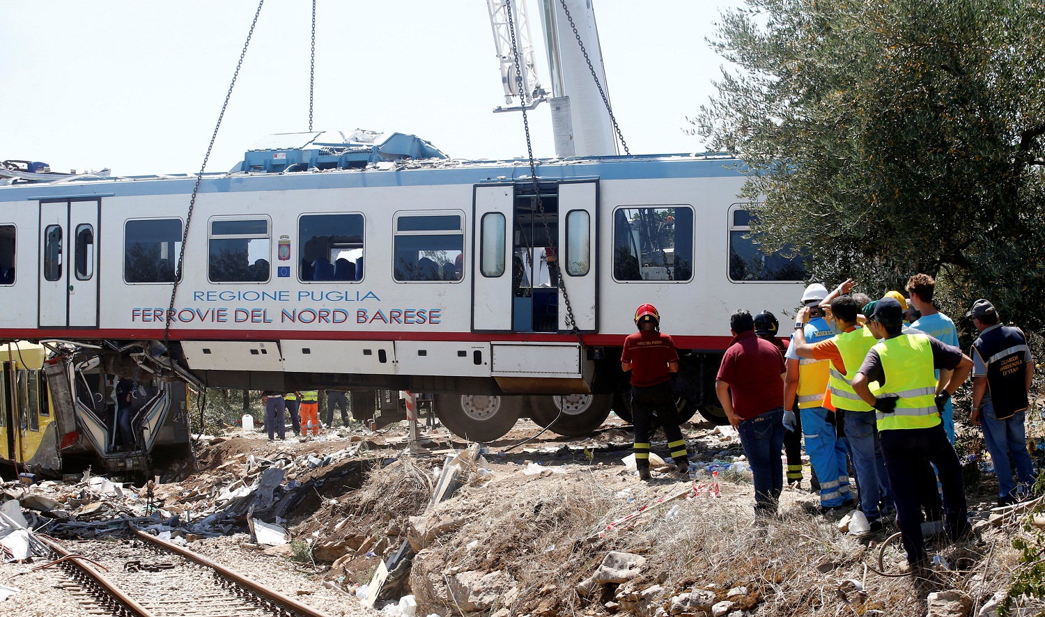 Confirman que 23 personas murieron en accidente de trenes en Italia