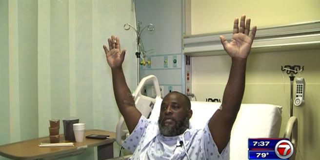 Policía de Miami dispara a un terapeuta negro que cuidaba a un autista (Video)