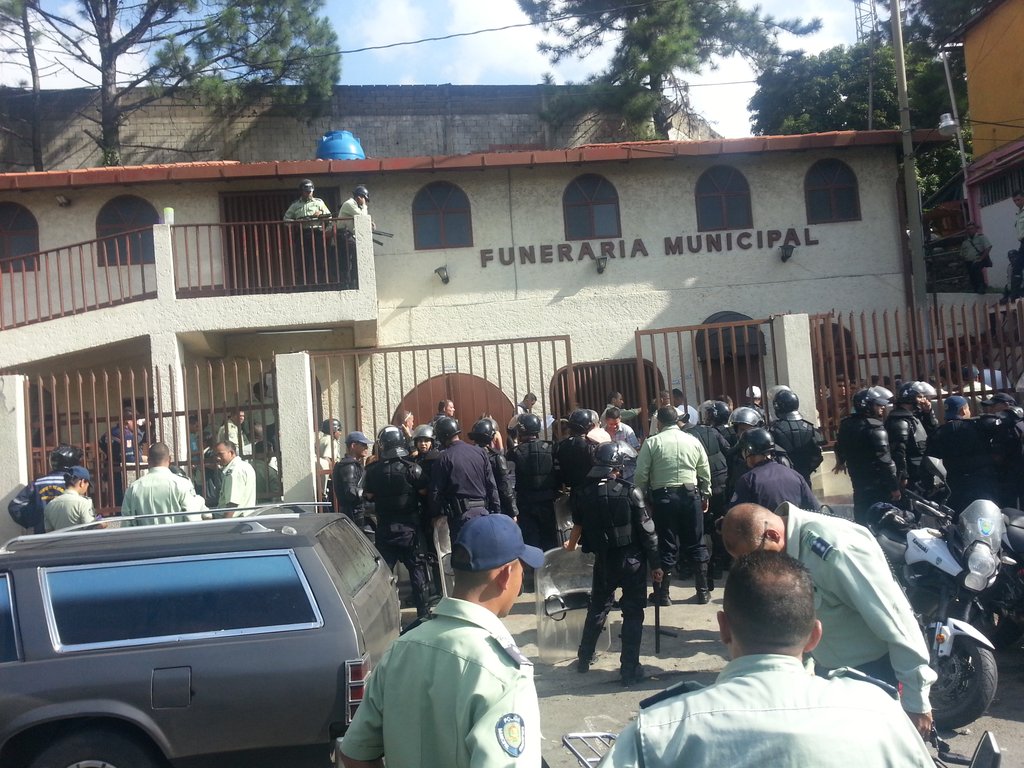 Al menos tres funcionarios heridos durante intento de fuga en la sede Poliguaicaipuro