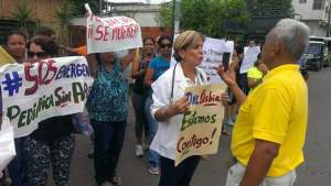 Protestan en Altagracia de Orituco por destitución de médico que denunció falta de insumos