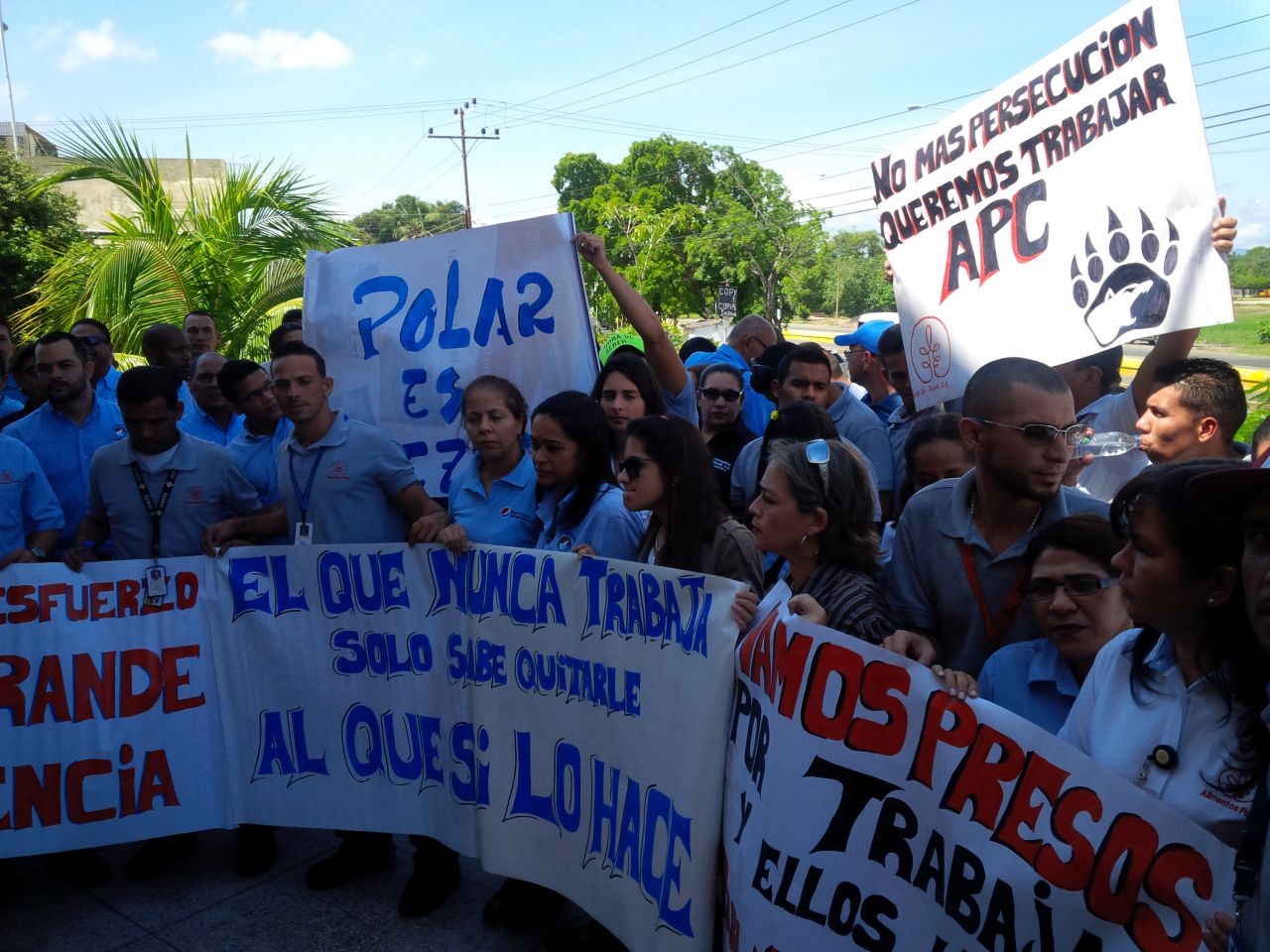 Trabajadores de Empresas Polar entregan carta al ministro del Trabajo  en rechazo a atropellos y arbitrariedades