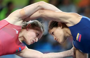 Betzabeth Argüello cae en semifinales y asegura diploma olímpico en lucha libre