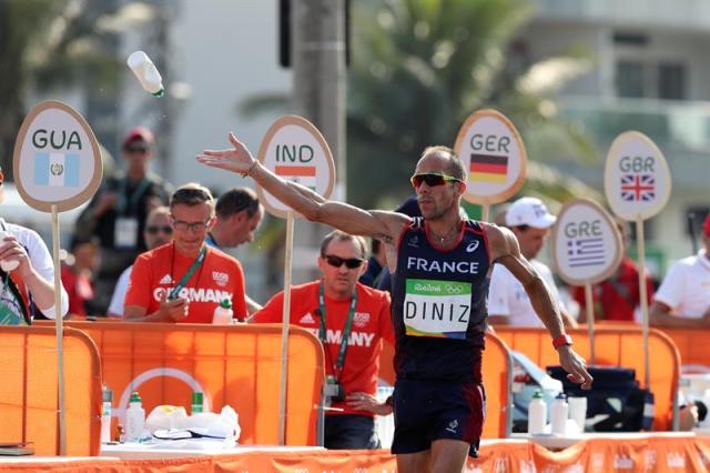 El francés Yohann Diniz durante la prueba de 50 kilómetros marcha de los Juegos Olímpicos de Río 2016, hoy 19 de agosto EFE/SEBASTIAO MOREIRA